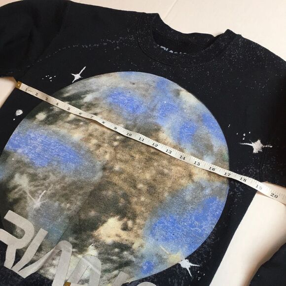 Ariana Grande Splatter Lollapalooza Crewneck black Sweatshirt Sz Small - Picture 12 of 16